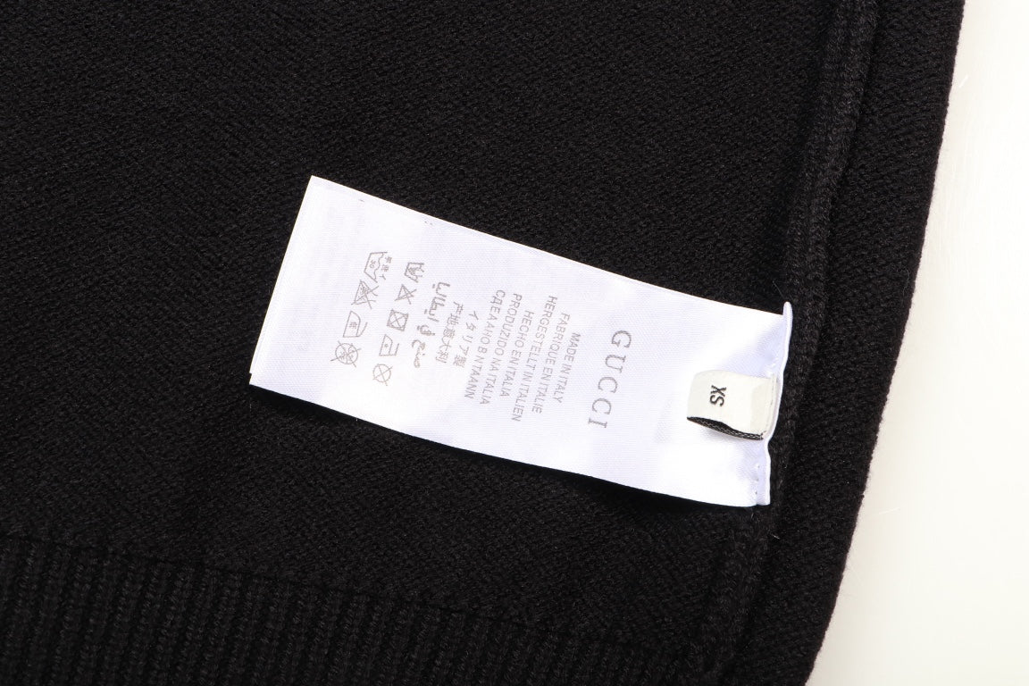 Gucci Signature E0E7 Sweater