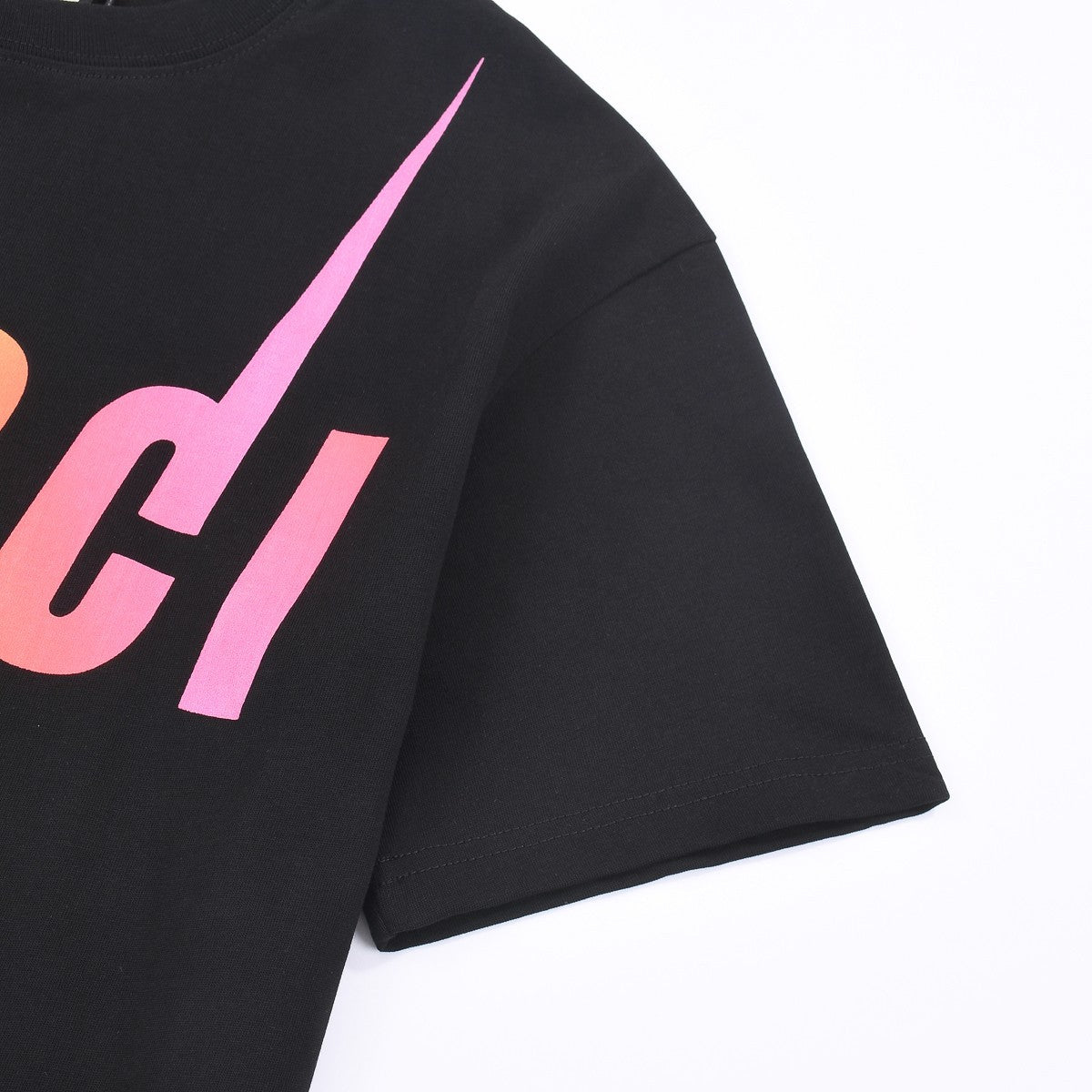 Gucci Signature 5F58 T-Shirt