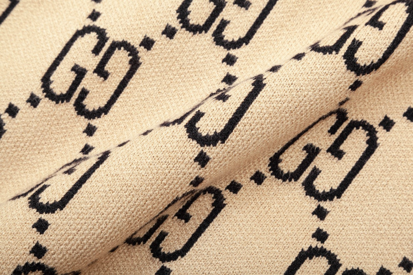 Gucci Signature BE7D Sweater