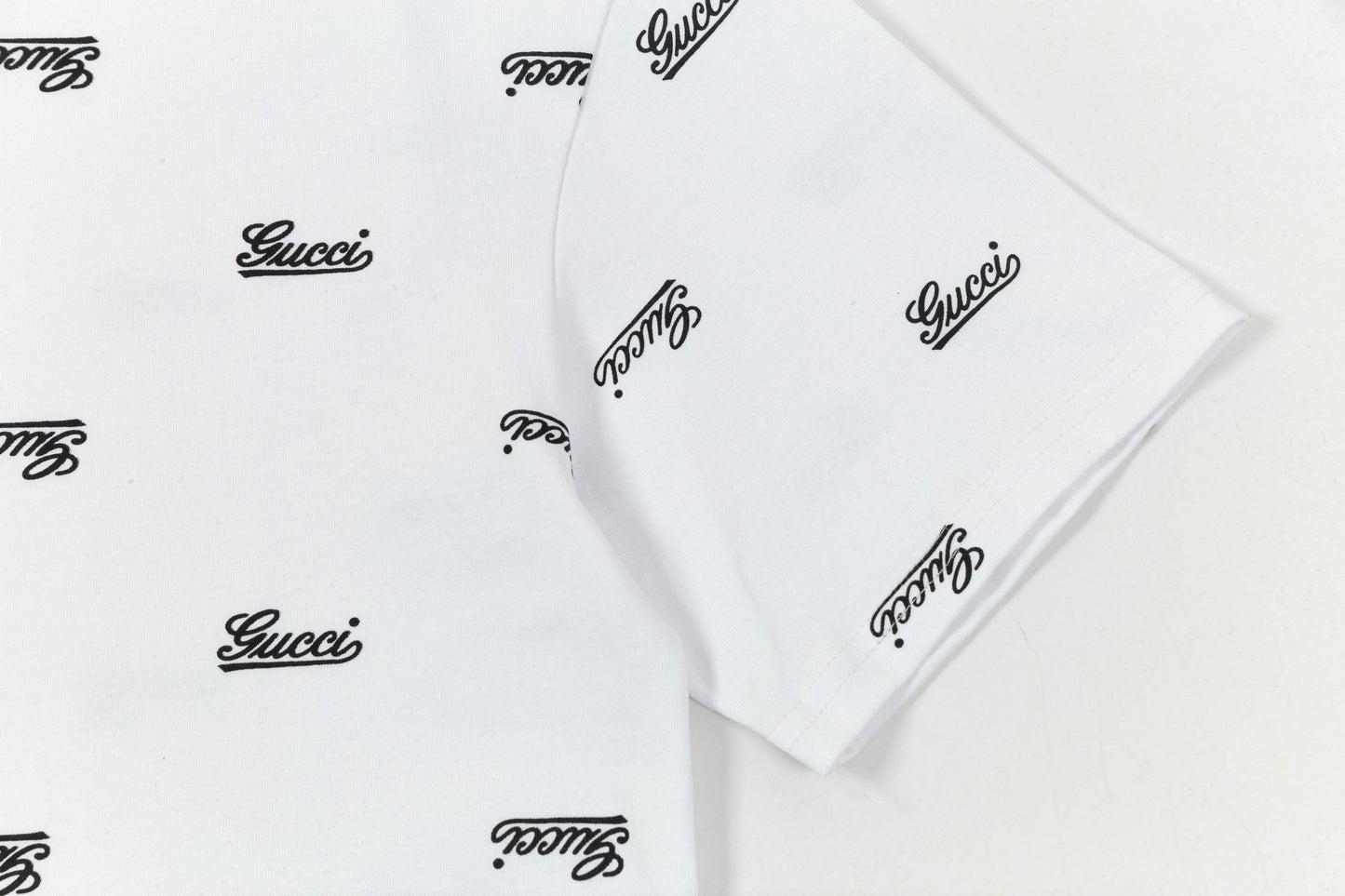 Gucci Signature 9D21 T-Shirt