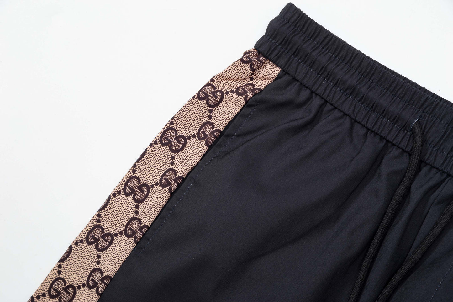 Gucci Signature 5F93 Shorts