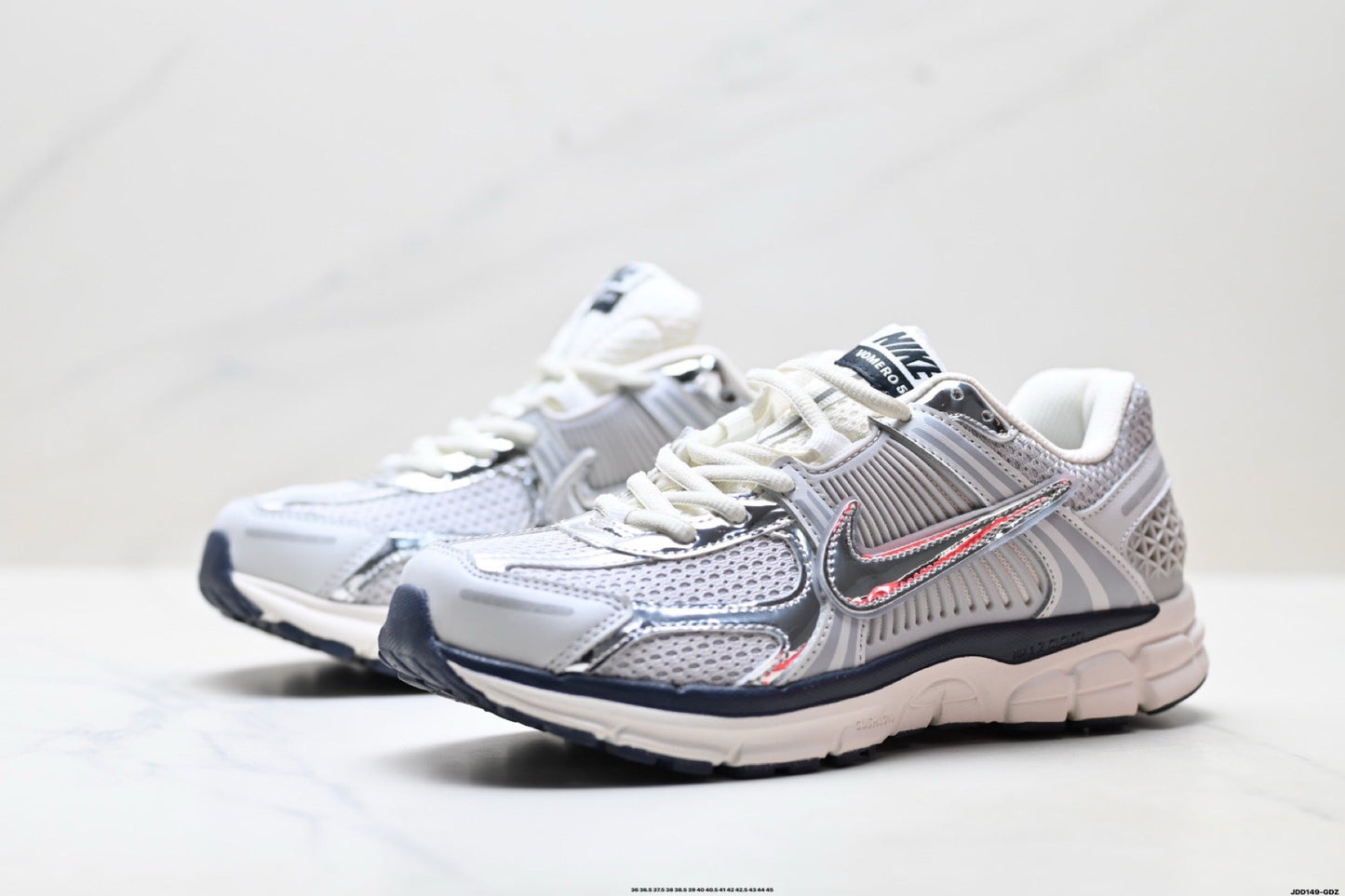 NIKE Matching Running Shoes