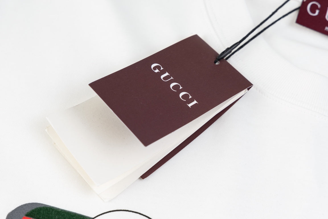 Gucci Signature 756C Apparel