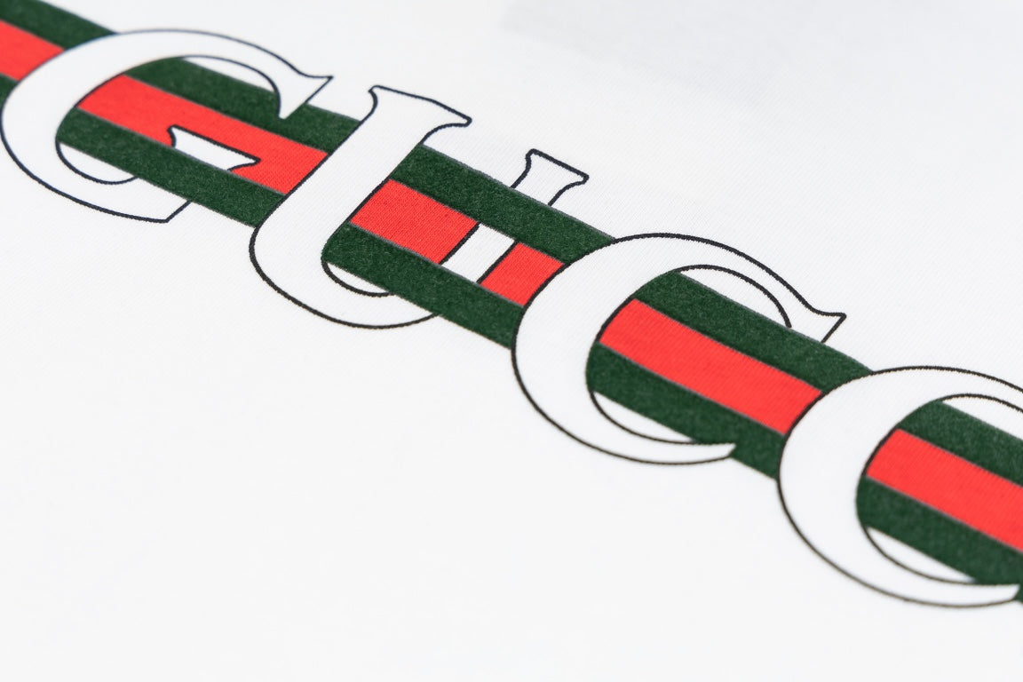 Gucci Signature 756C Apparel