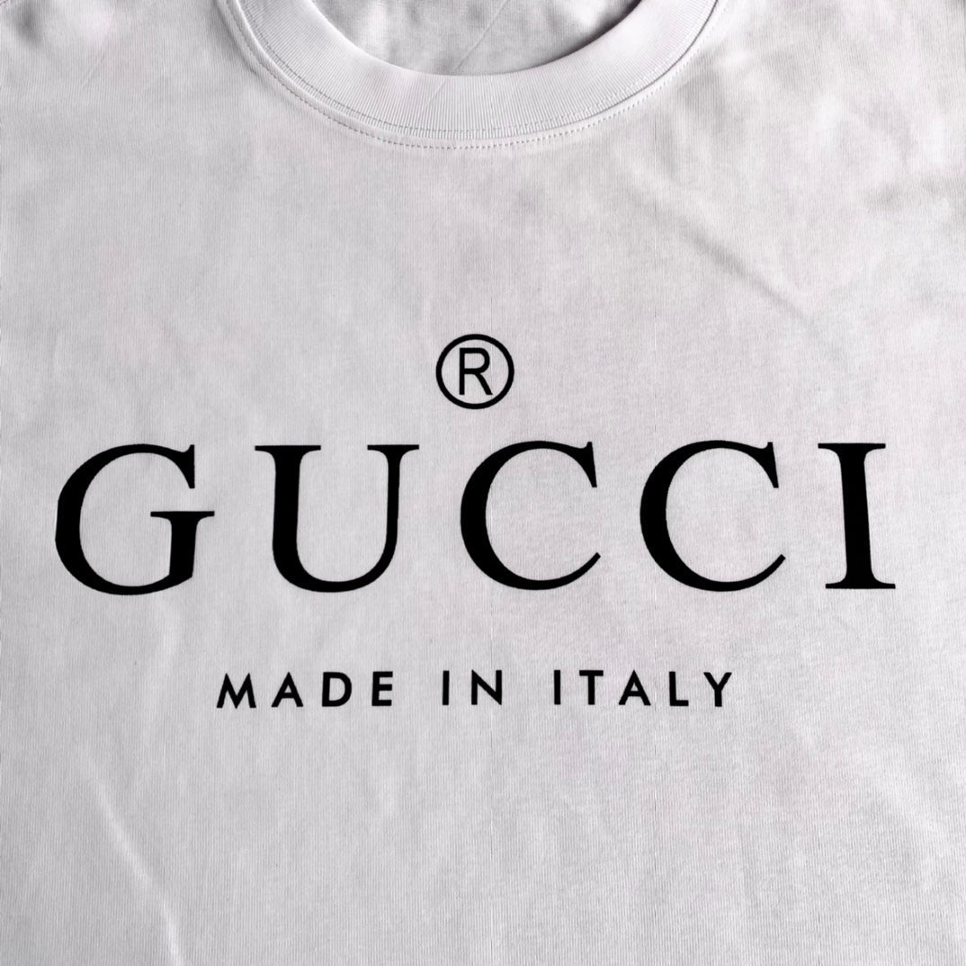 Gucci Signature 7A15 T-Shirt