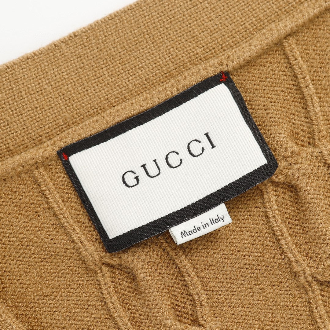 Gucci Signature A0B8 Apparel