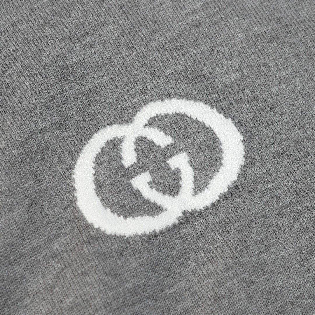 Gucci Signature E8FC Sweater