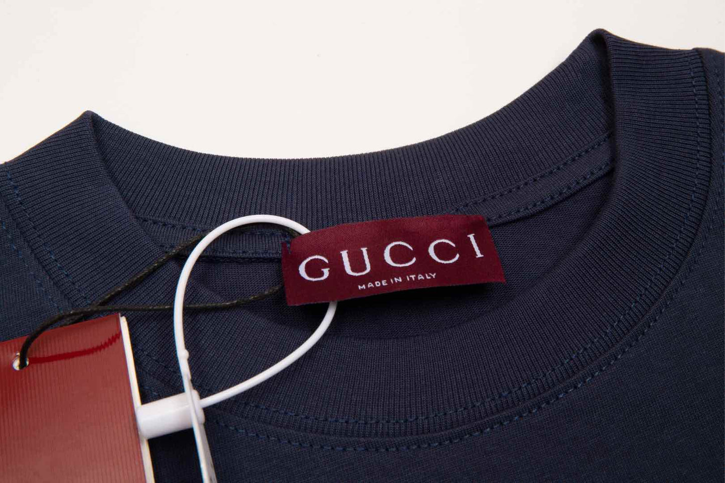 Gucci Signature 232D T-Shirt