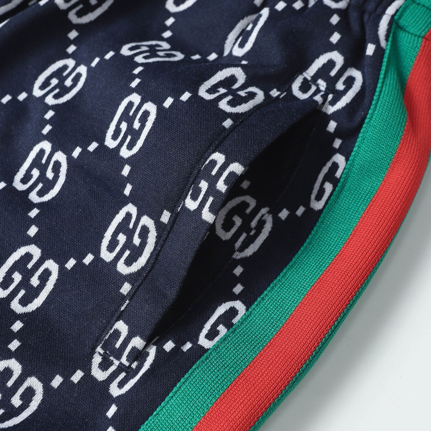 Gucci Signature 6431 Shorts
