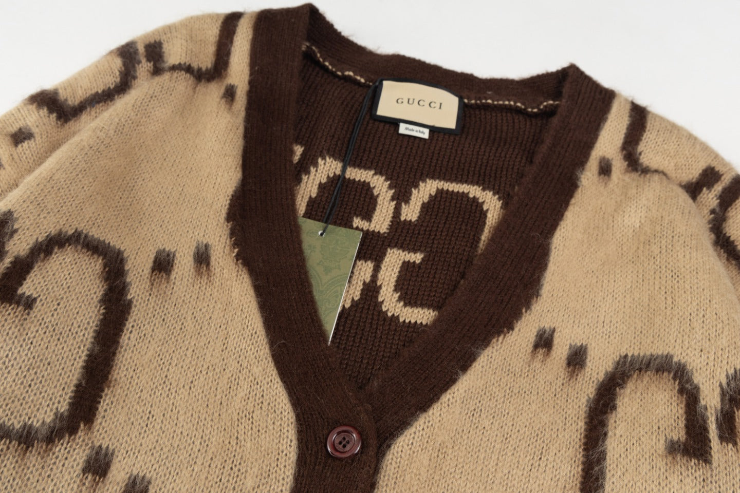 Gucci Signature 8B21 Apparel