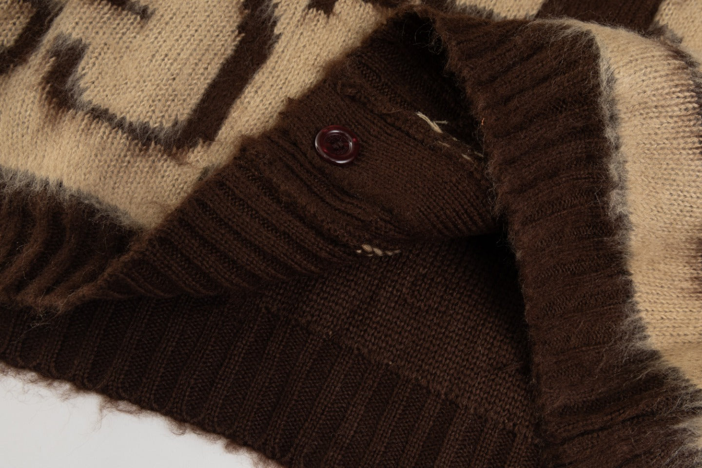 Gucci Signature 8B21 Apparel